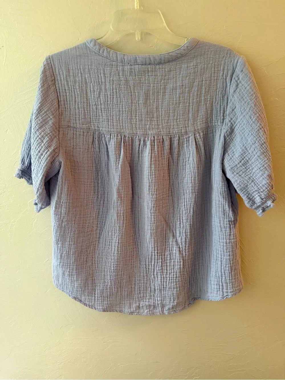 BeachLunchLounge Light Blue Gauze Cotton Button Up Blouse Women’s Medium - Picture 2 of 4